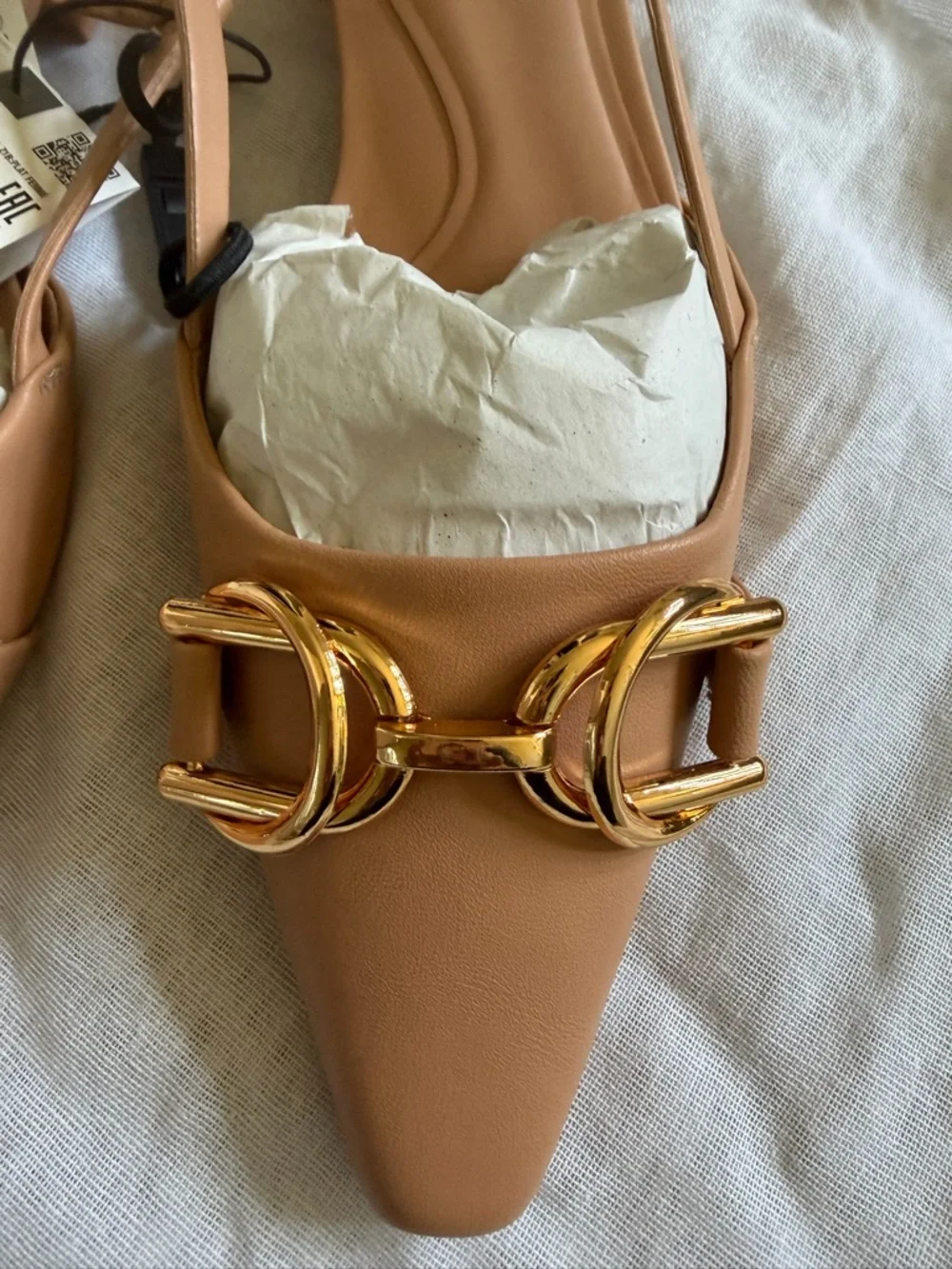 Nude chain design pointed toe sling back flats - Picture 3 of 5